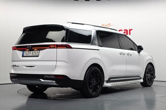 Kia Carnival 9-Seater Signature — пробег 115 160 км — фото 2 из 5