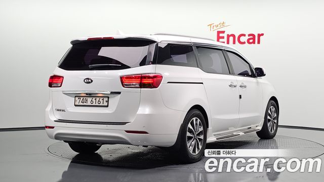 Kia Carnival из Кореи Encar