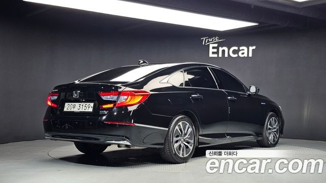 Honda Accord 2.0 Hybrid Touring — пробег 73 944 км — фото 2 из 5