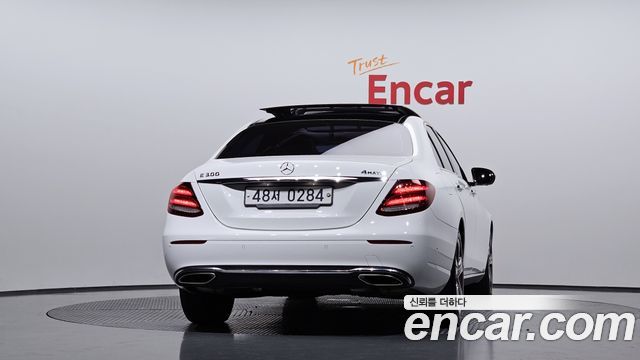 Mercedes-Benz E-Class из Кореи Encar