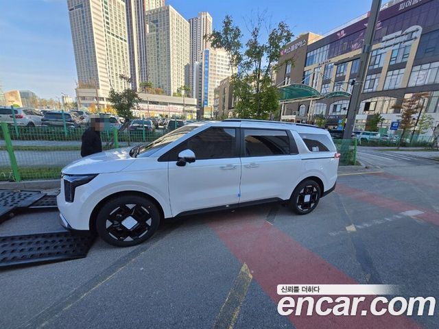 Kia Carnival HEV 9 seater Prestige — пробег 6 400 км — фото 3 из 5