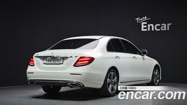 Mercedes-Benz E-Class из Кореи Encar