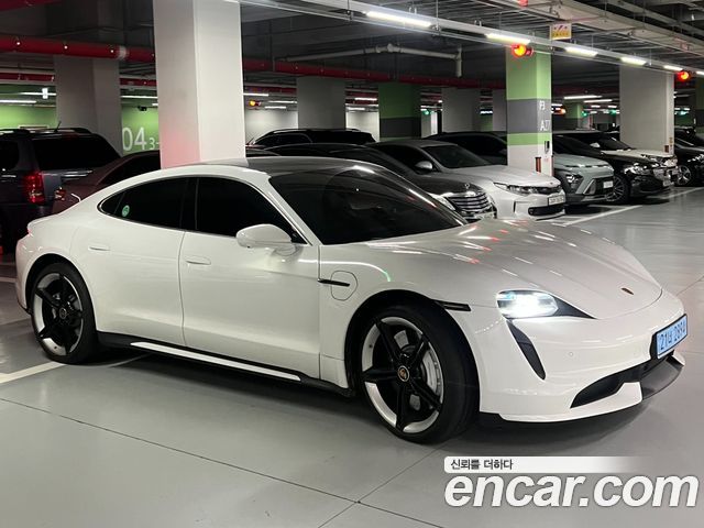 Porsche Taycan Turbo — пробег 47 000 км — фото 3 из 5