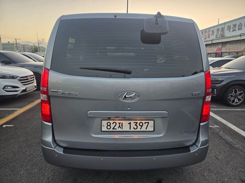 Hyundai Starex Van 3-Seater Smart — пробег 124 000 км — фото 3 из 5