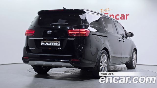 Kia Carnival из Кореи Encar