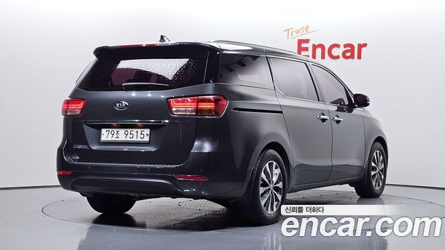 Kia Carnival из Кореи Encar