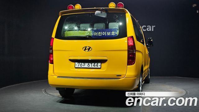 Hyundai Starex 4WD School Bus — пробег 70 003 км — фото 4 из 5