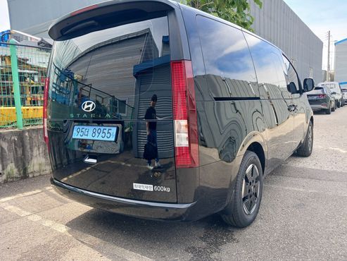 Hyundai Staria EV Cargo 5-Seater Modern — пробег 500 км — фото 2 из 5