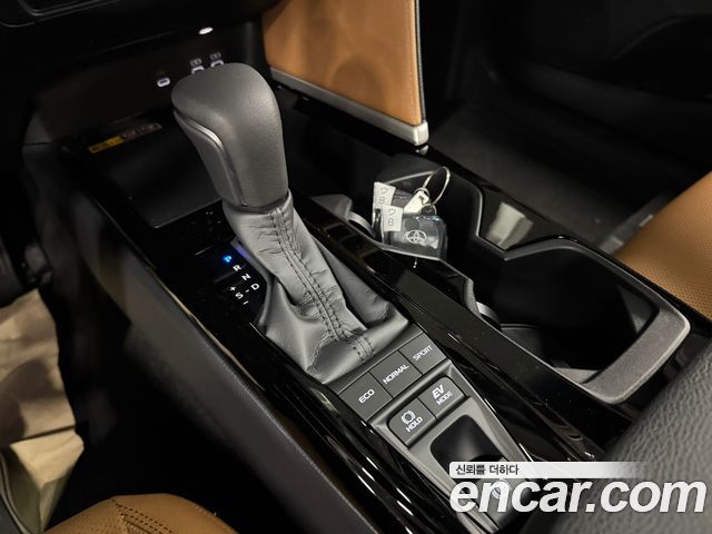 Toyota Camry 2.5 XLE Premium Hybrid — пробег 4 км — фото 5 из 5