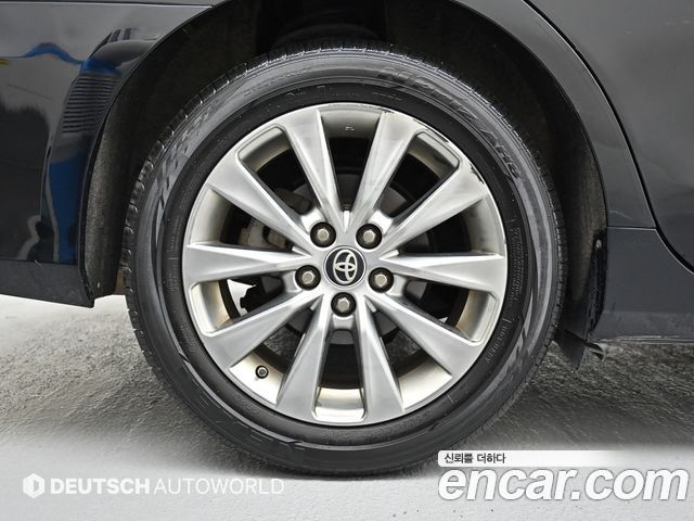 Toyota Camry 2.5 XLE — пробег 85 569 км — фото 5 из 5