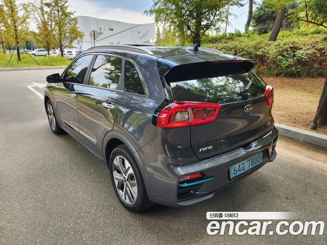 Kia Niro Noblesse — пробег 139 900 км — фото 4 из 5