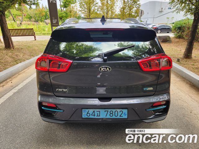 Kia Niro Noblesse — пробег 139 900 км — фото 5 из 5