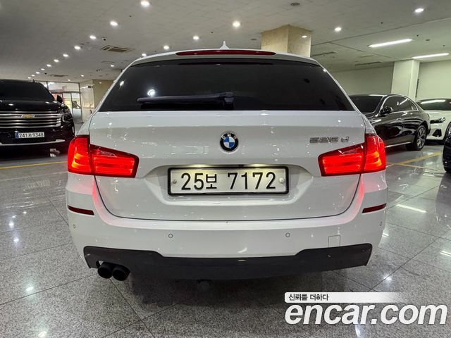 BMW 5-Series 525d xDrive M Sport Touring — пробег 243 176 км — фото 4 из 5