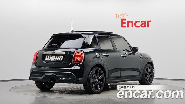 Mini Cooper 5Door Resolute Edition 3rd Gen — пробег 40 794 км — фото 2 из 5