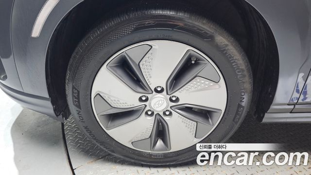 Hyundai Kona Premium — пробег 294 403 км — фото 5 из 5
