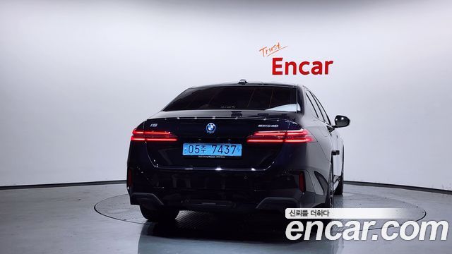 BMW i5 eDrive 40 M Sport Pro — пробег 46 239 км — фото 4 из 5