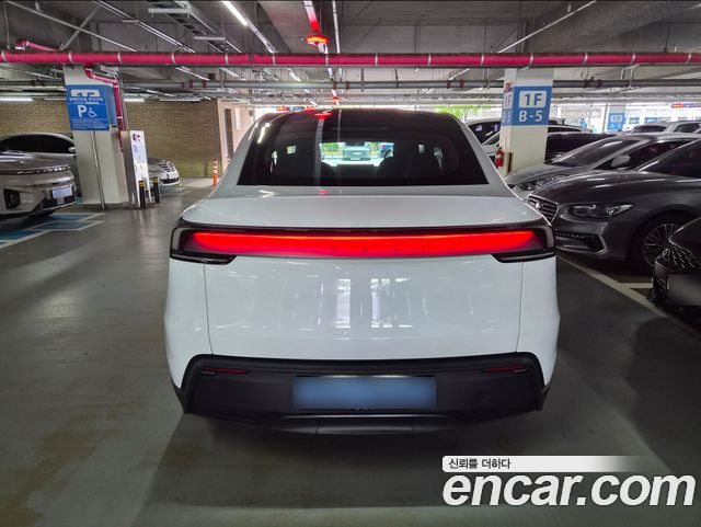 Tesla Model Y RWD — пробег 2 800 км — фото 4 из 5