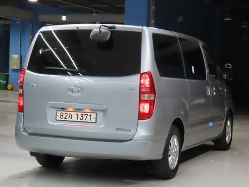 Hyundai Starex Van 3-Seater Smart — пробег 75 486 км — фото 4 из 5