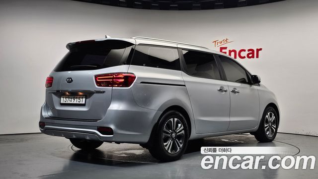 Kia Carnival из Кореи Encar