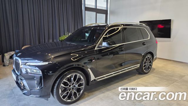 BMW X7 xDrive 40i M Sport 6STR — пробег 300 км — фото 2 из 5