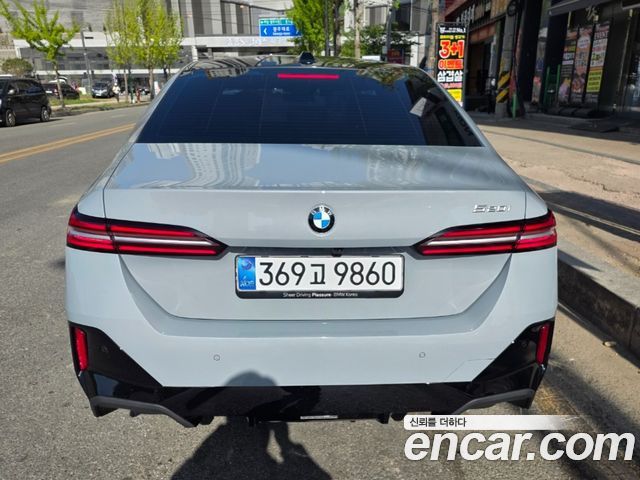 BMW 5-Series 520i M Sport — пробег 1 450 км — фото 4 из 5