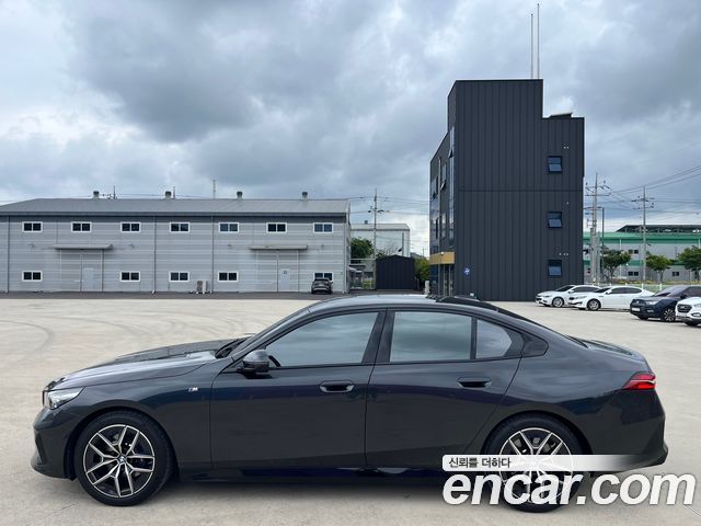 BMW 5-Series 520i M Sport — пробег 14 000 км — фото 4 из 5