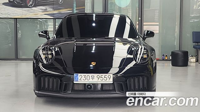 Porsche 911 Carrera 4 GTS — пробег 7 640 км — фото 3 из 5