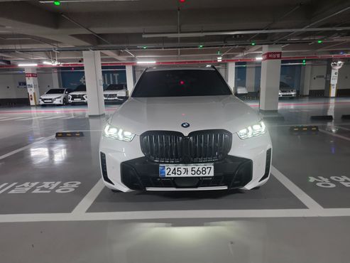 BMW X5 xDrive 40i M Sport Pro — пробег 5 180 км — фото 1 из 5