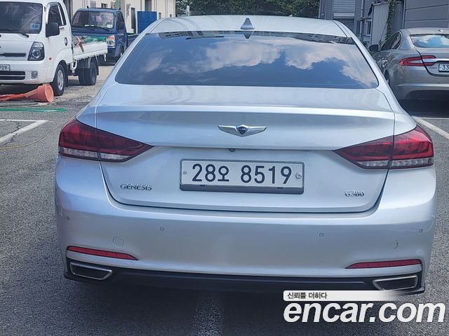 Hyundai Genesis из Кореи Encar