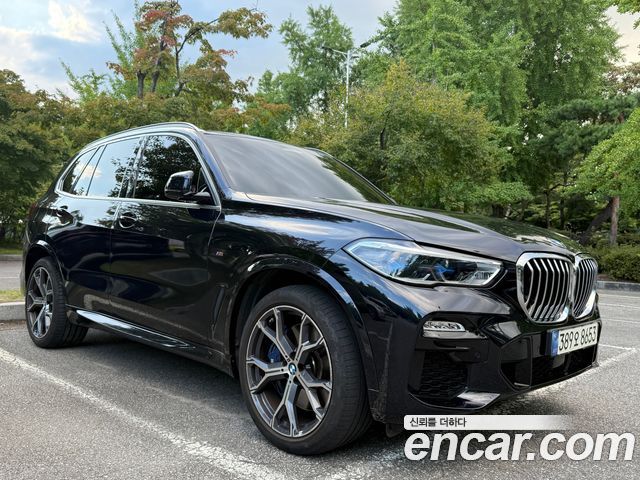 BMW X5 xDrive 45e M Sport — пробег 72 700 км — фото 1 из 5