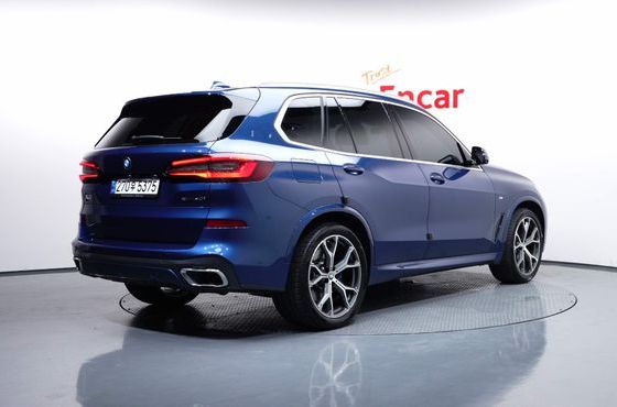 BMW X5 xDrive 40i M Sport — пробег 30 332 км — фото 2 из 5