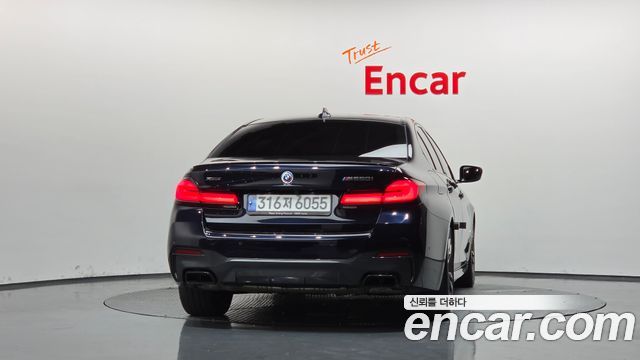 BMW 5-Series M550i xDrive — пробег 64 898 км — фото 4 из 5