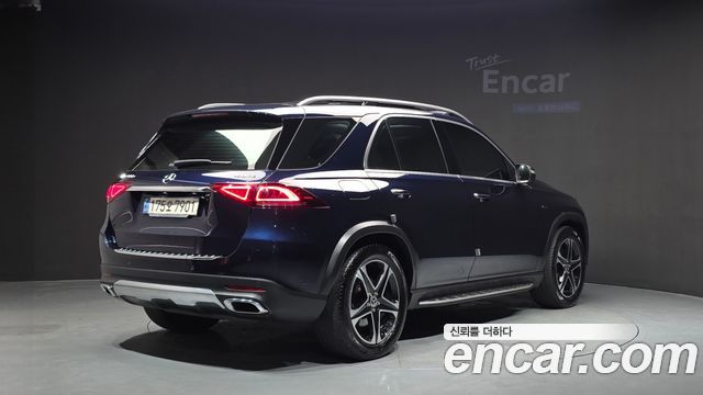 Mercedes-Benz GLE-Class GLE350e 4MATIC — пробег 65 690 км — фото 2 из 5