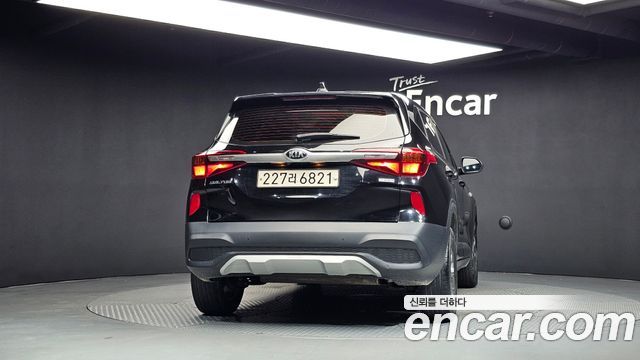 Kia Seltos из Кореи Encar