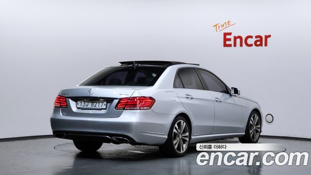 Mercedes-Benz E-Class E300 4MATIC Avantgarde — пробег 79 825 км — фото 2 из 5