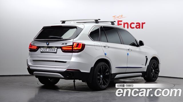 BMW X5 xDrive 30d — пробег 235 392 км — фото 2 из 5