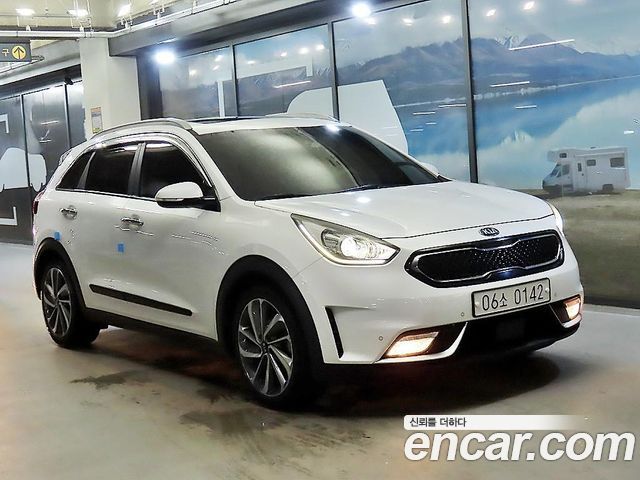 Kia Niro Noblesse — пробег 186 966 км — фото 1 из 5