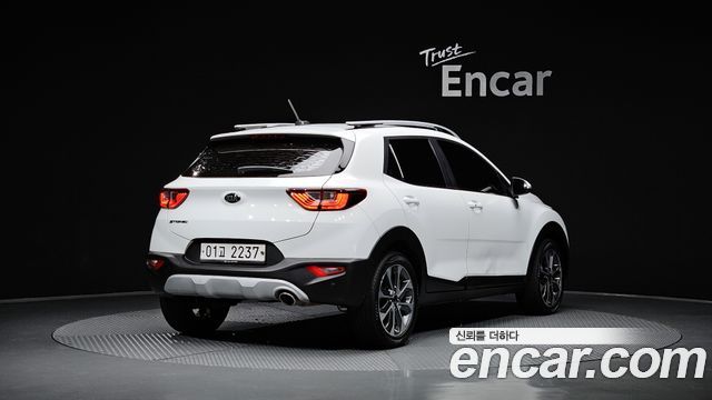 Kia Stonic Diesel 1.6 Prestige — пробег 179 537 км — фото 2 из 5