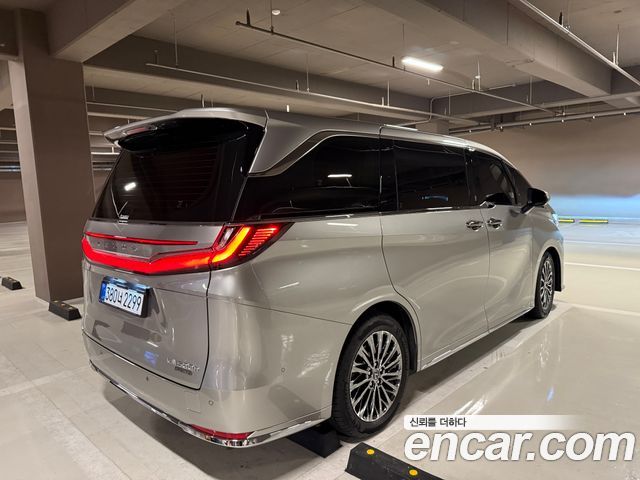 Lexus LM 500h Executive — пробег 7 300 км — фото 4 из 5
