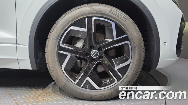 Volkswagen Touareg 3.0 TDI Prestige — пробег 27 км — фото 5 из 5