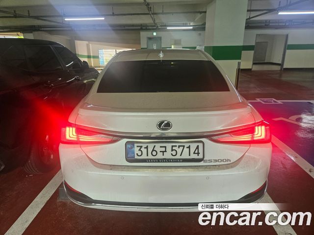 Lexus ES Executive — пробег 9 000 км — фото 4 из 5