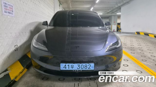 Tesla Model 3 스탠다드 RWD — пробег 750 км — фото 1 из 5