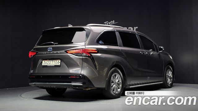 Toyota Sienna 2.5 Hybrid AWD — пробег 51 377 км — фото 2 из 5