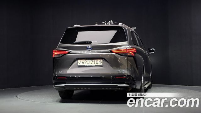 Toyota Sienna 2.5 Hybrid AWD — пробег 51 377 км — фото 4 из 5