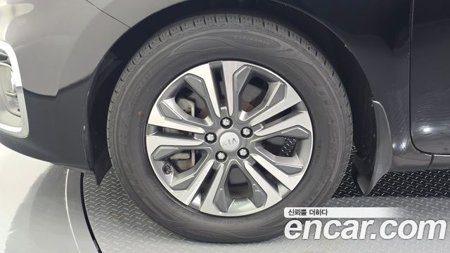 Kia Carnival 9-Seater Luxury — пробег 76 965 км — фото 5 из 5