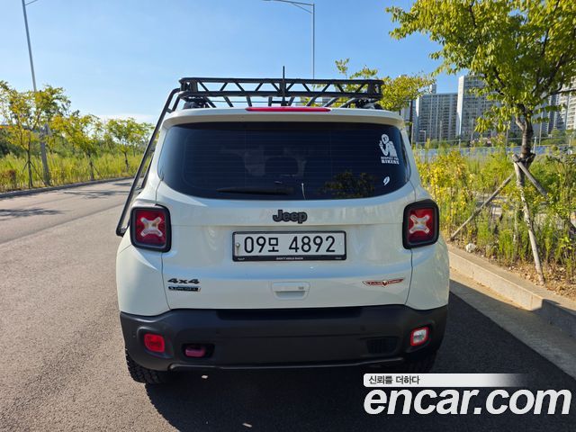 Jeep Renegade 2.0 Diesel Tailhawk AWD — пробег 96 400 км — фото 4 из 5