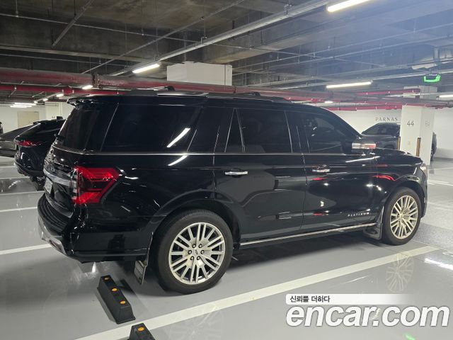 Ford Expedition Platinum 4WD 8Seater — пробег 50 800 км — фото 2 из 5