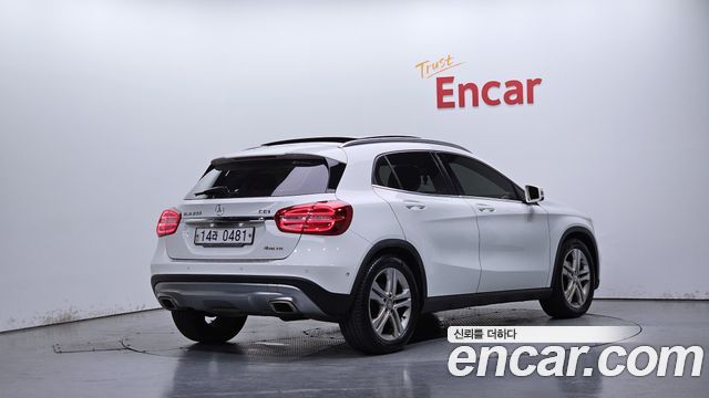 Mercedes-Benz GLA-Class GLA200 CDI 4MATIC — пробег 106 468 км — фото 2 из 5