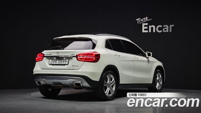 Mercedes-Benz GLA-Class GLA200 CDI 4MATIC — пробег 104 723 км — фото 2 из 5