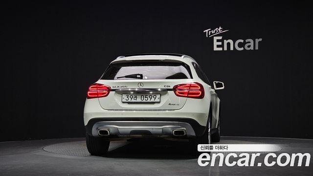 Mercedes-Benz GLA-Class GLA200 CDI 4MATIC — пробег 104 723 км — фото 4 из 5